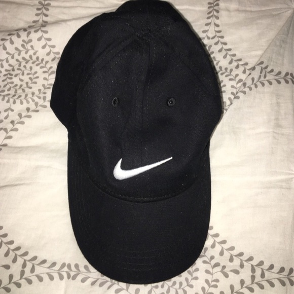 hat - Picture 1 of 1